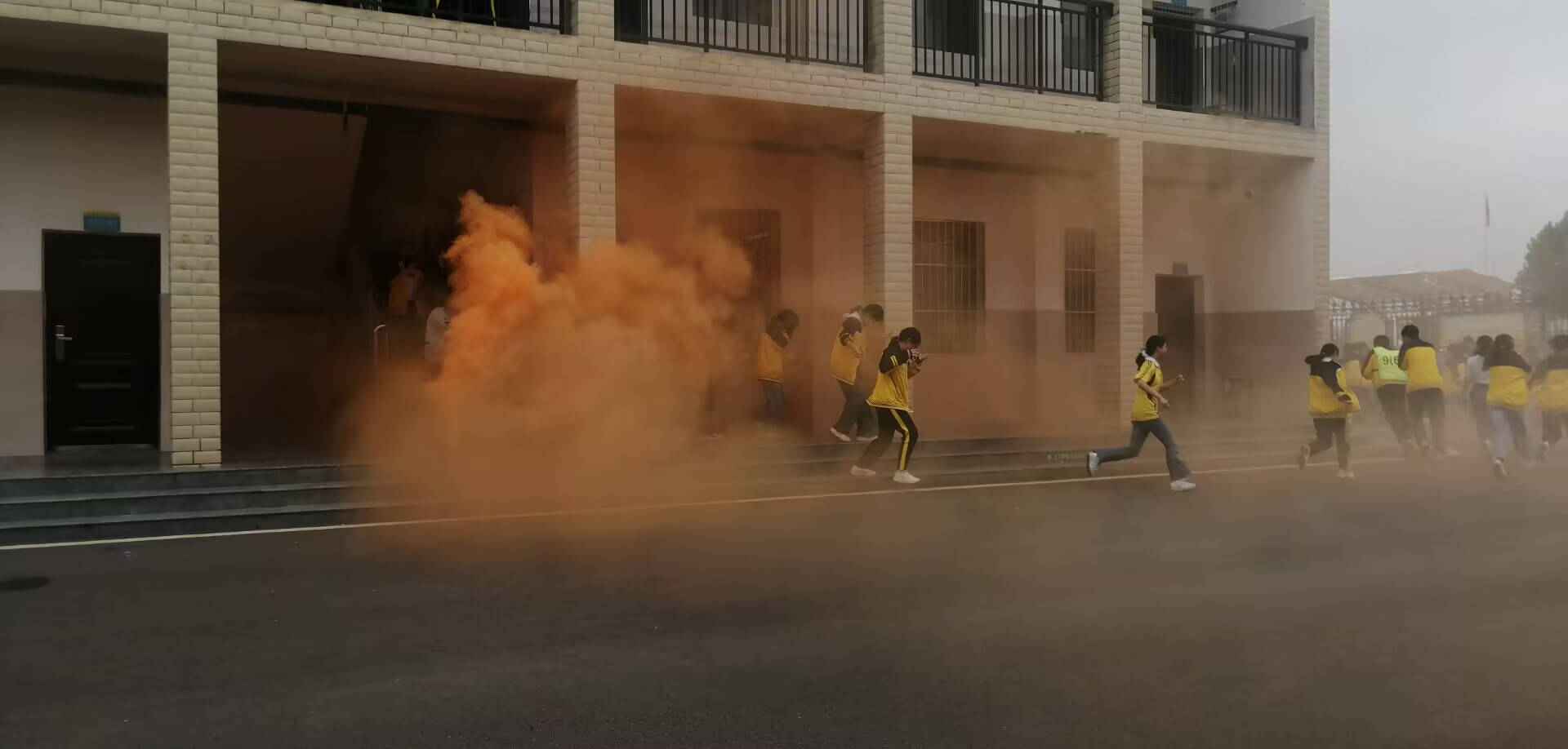 ���Ż�Ӫ�̻��������������ӵ�һ������ѧ�ɹ���������Ӧ����ɢ����