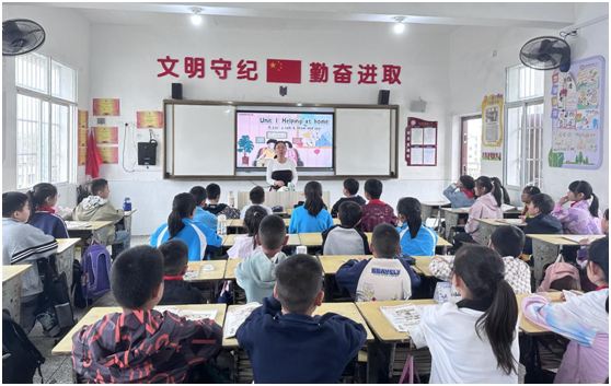 ����������СѧӢ���鿪չ��ͬ��ͬ�Ρ��