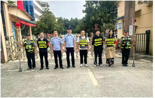 ������ҫ��ѧ·�������򡰻�ѧ�ڡ�����У԰��ȫ����