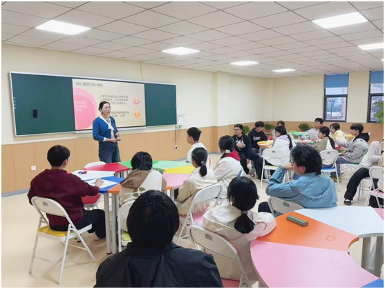 ����һ�п�չ��һ�꼶����ίԱר����ѵ