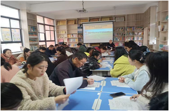 ��ɽ���һСѧ��չ��͸�������������ջ