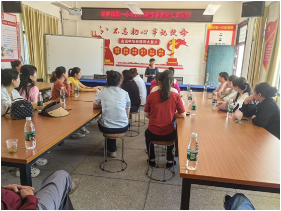 �����������һСѧ��չʳ�ÿ����ջ