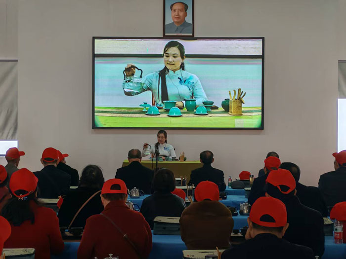 ������ɽӭ����������ڽ����˹����Ʒ�ʫ��֮Լ