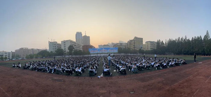 ���ݶ��оٰ�Ӣ�ﵥ��Ĭд����