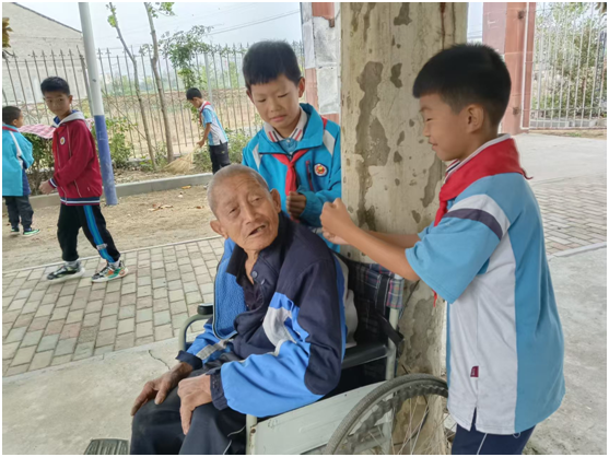 ���زݵ�������Сѧ��չ����������ϵ�л