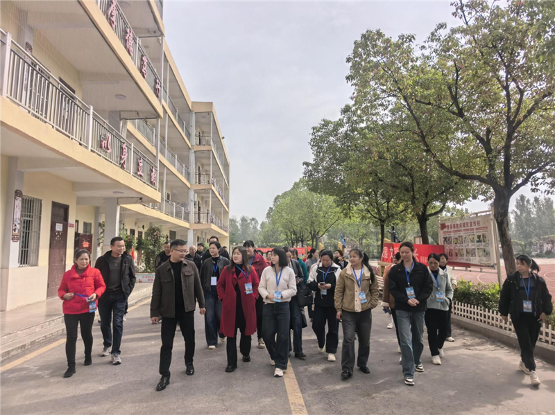 ���������ʮ�·ݼҳ�������Բ������