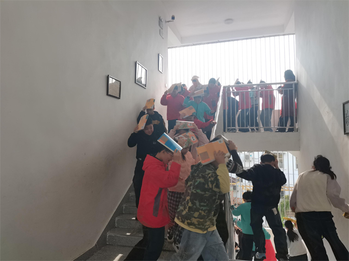 ��ɽ��ڶ�Сѧ��չ�������Ӧ������