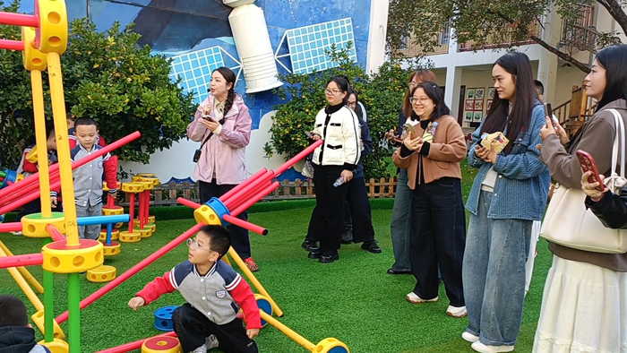 ���Ż�Ӫ�̻������������ڶ��׶�԰���е������ί����ʳ�ÿ����ջ