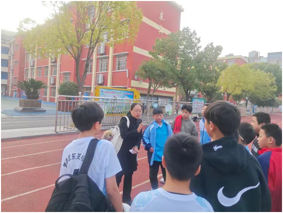 ����������Сѧ��������ھŽ���Сѧ�����������Ǿ�