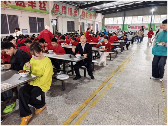 ���ػ���������ѧУУ԰�������롰�ǡ���ʱ��