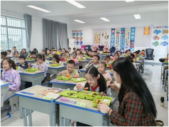 ŻӪ̻ѧУУ̬У԰Ʒ