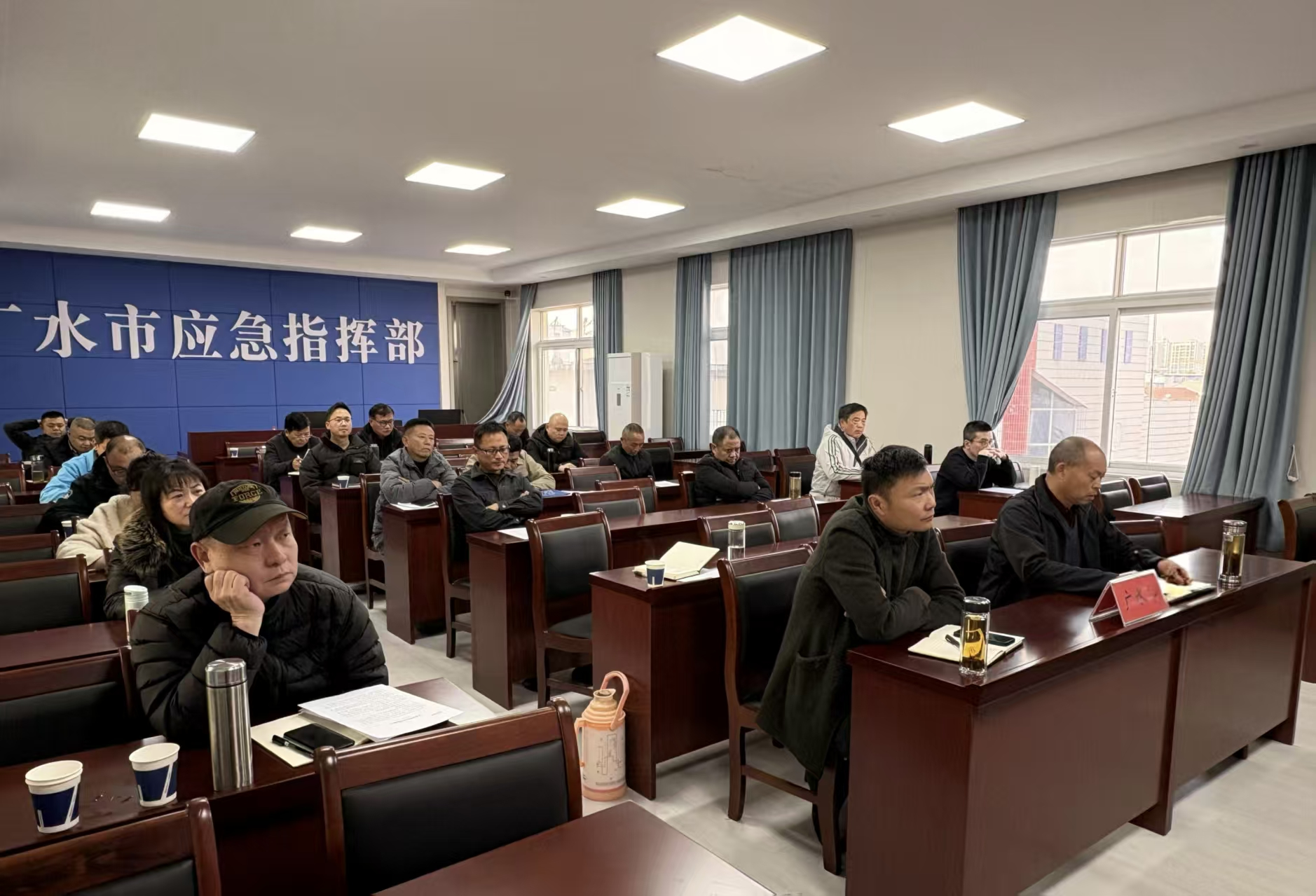 ԰Ϊþ ԴƽˮӦ֯չΣջѧƷ̻¹ʾʾѵ