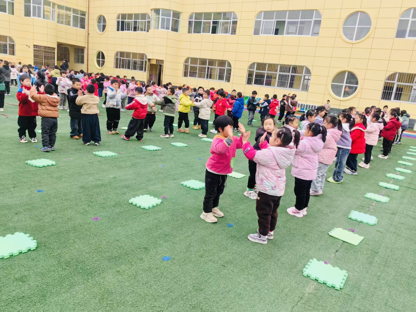 �򸣵������׶�԰��ٻ��Ӱ