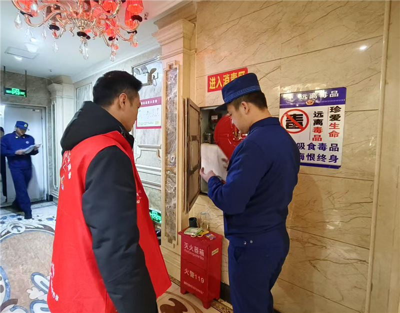 �Ͻ��ֵ���ҹѲ�ж�����ʱ ���ζ���������ǽ��