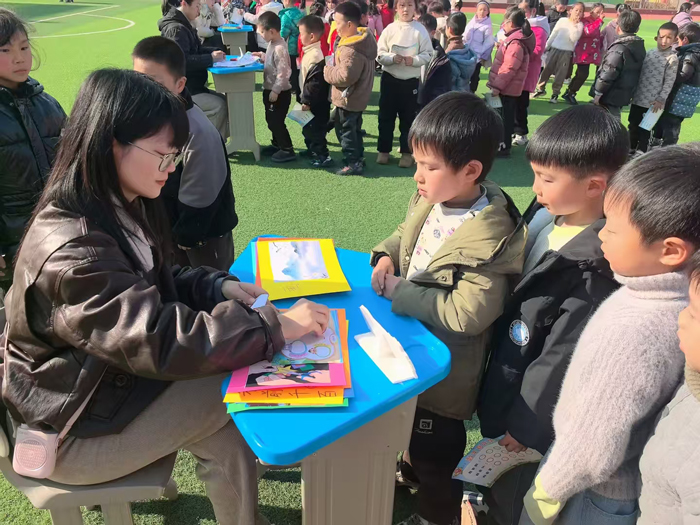 ������ɽ��ѧУ����Ԫ���ۡ���������  Ȥζ���شٳɳ�