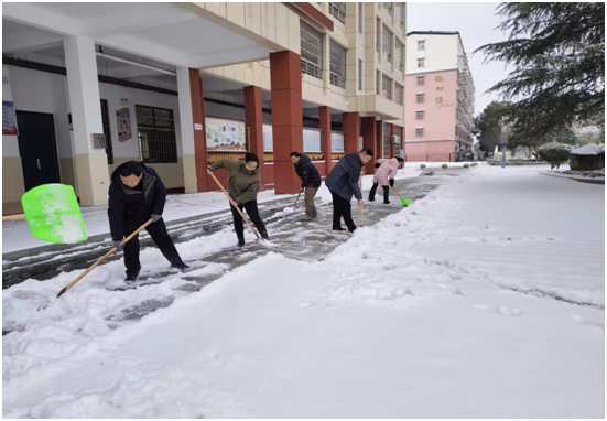 ������ɽ��ѧУ��ʵ���ø���׼������