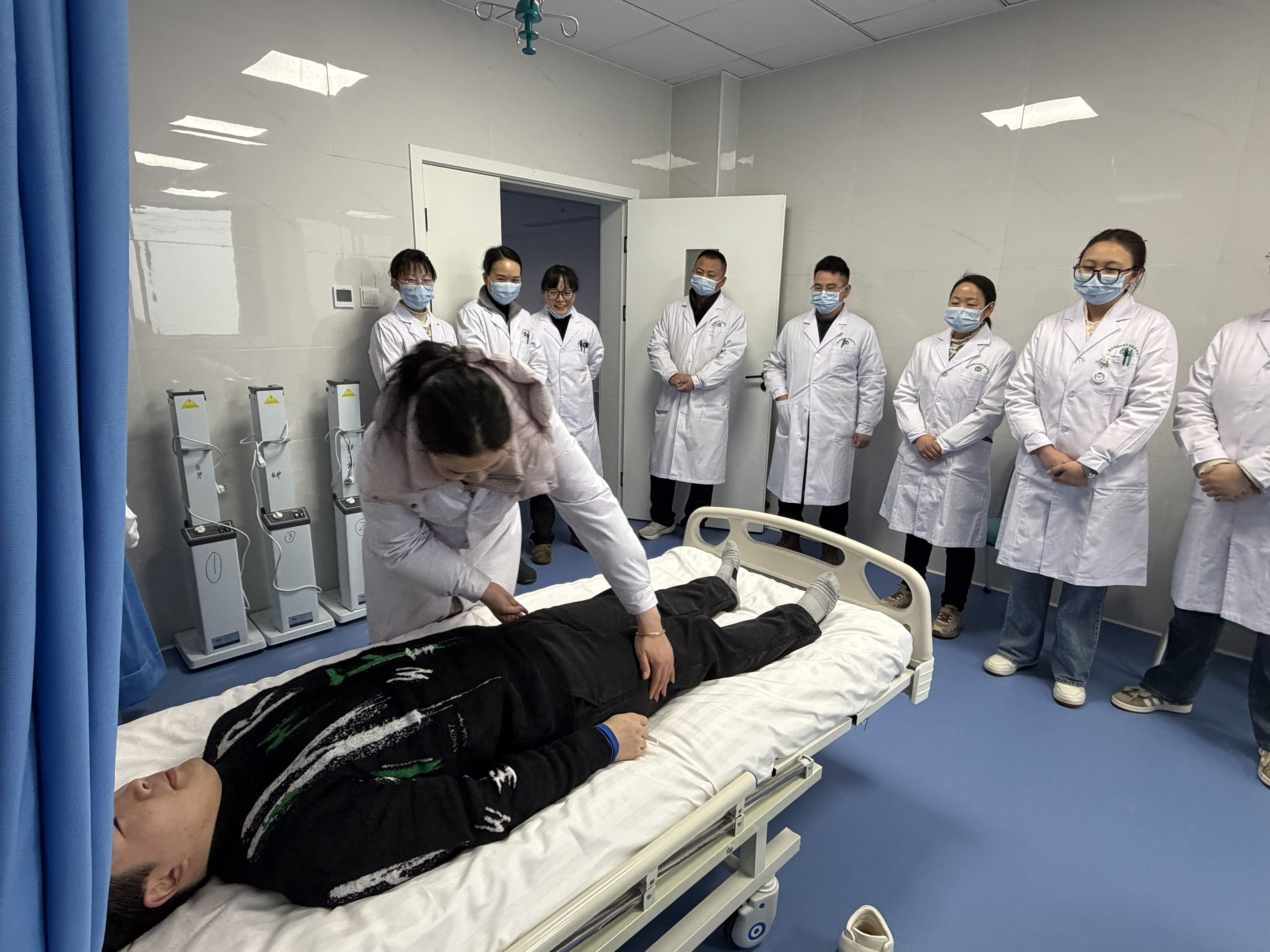 ��ˮ�ֵ����������������ļ�ҽǩԼ־Ը�����Ŷ��߽�����ԺΪʧ�����˿�չ��������