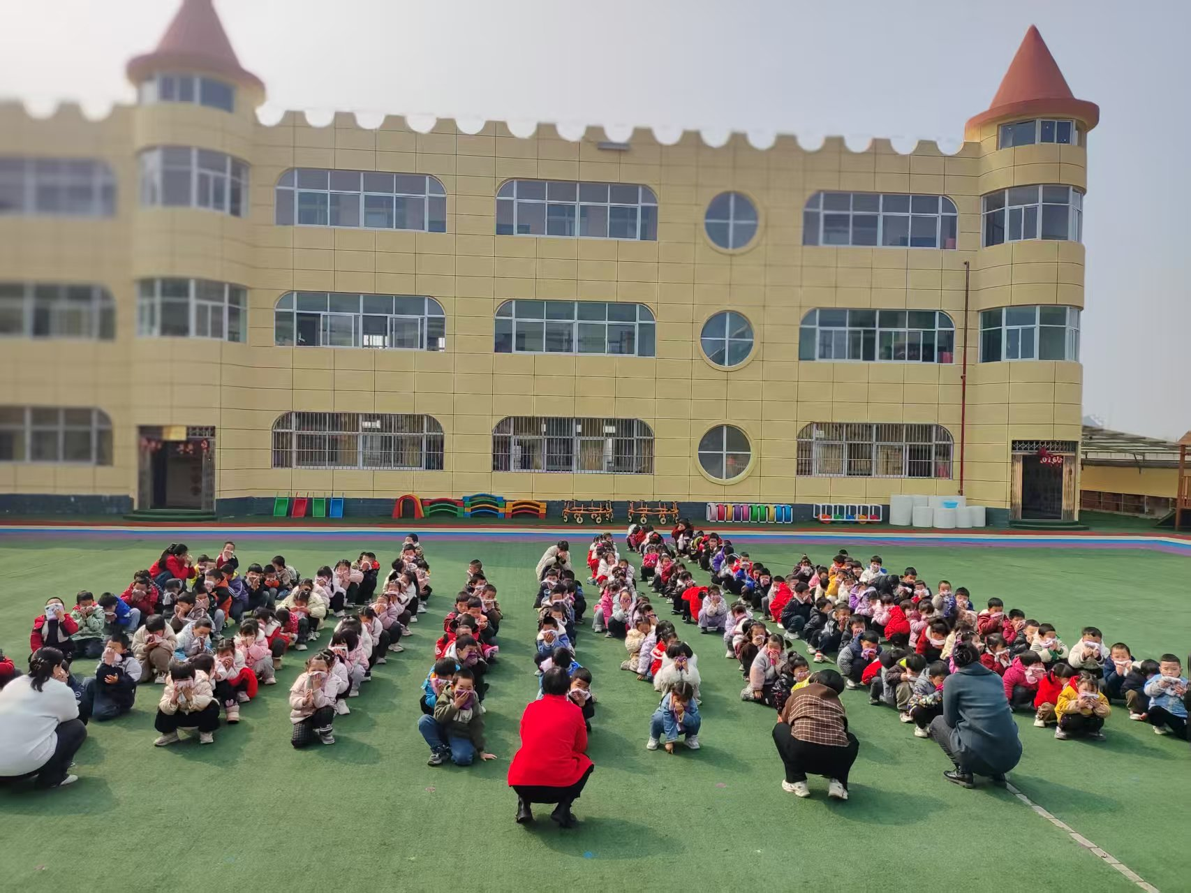 �򸣵������׶�԰��չ����Ӧ����ɢ����