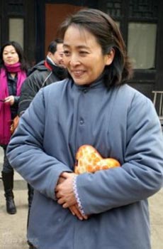 女星雷人土照曝光：黎姿粗眉短发 刘嘉玲无眉表情惊悚