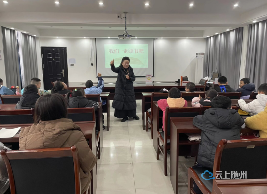 乌龙巷社区：书香浸润童年 “护苗”守护成长 ——社区开展“为什么要读书”主题课暨“扫黄打非”宣传活动