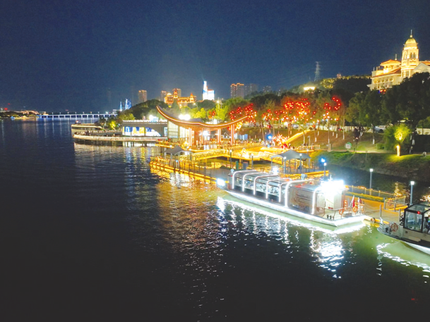 随州水上沉浸式文化展演点亮寻根之夜