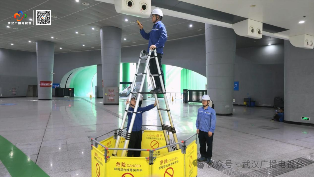 27℃的地铁站背后，他们做了什么......