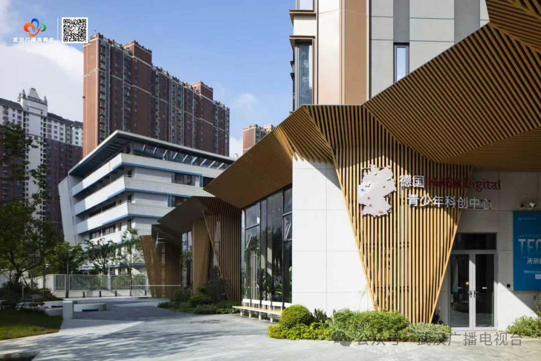四点半的咖啡香：一座棚户区怎么就成了“城市客厅”