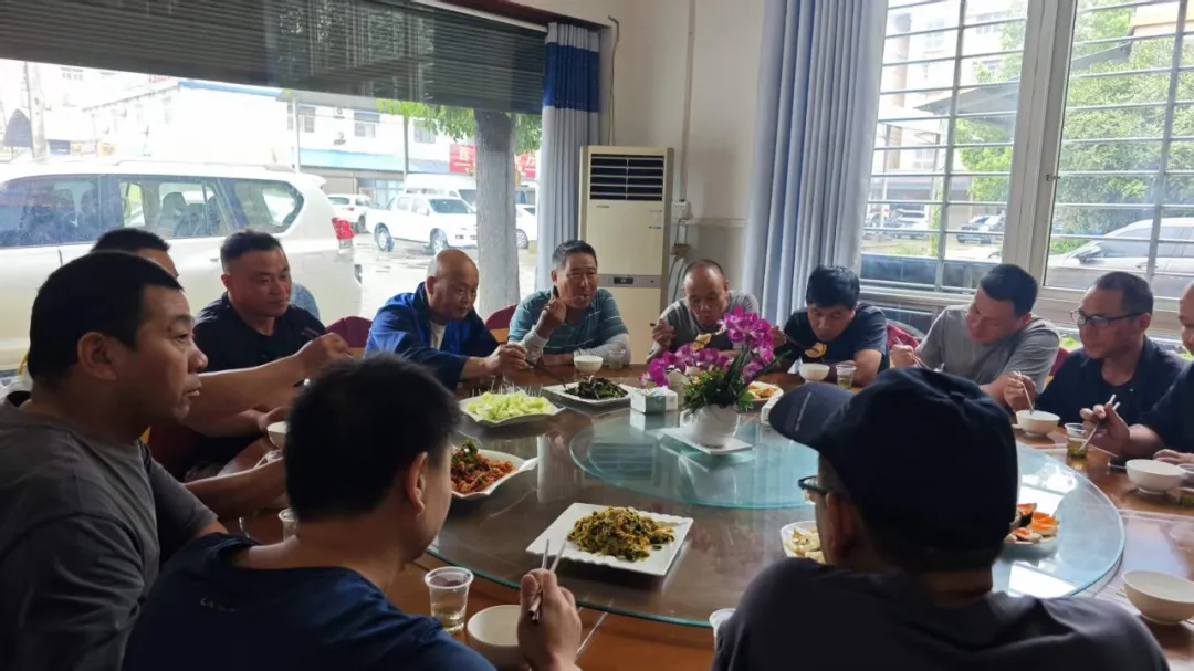 草店镇政企携手托起安置群众“避风港”