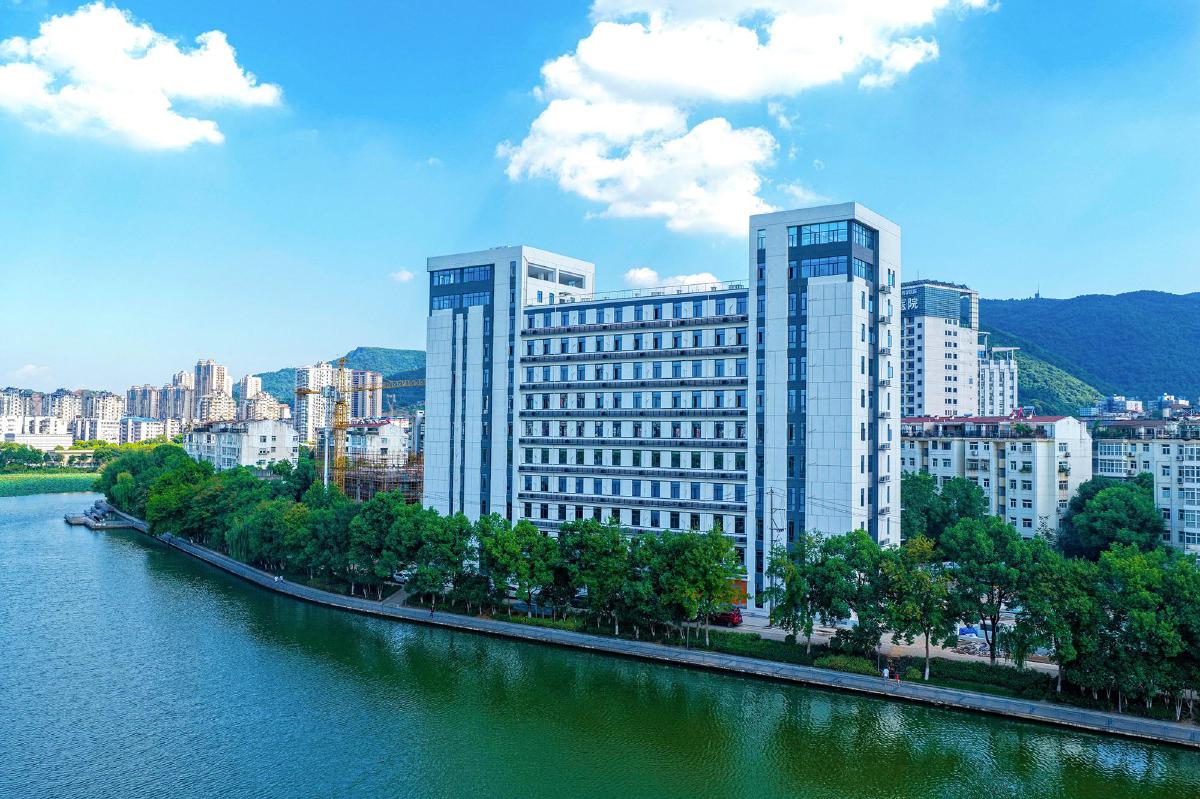 冶钢集团钢友大厦青年公寓 黄石融媒记者 周巍 摄.jpg