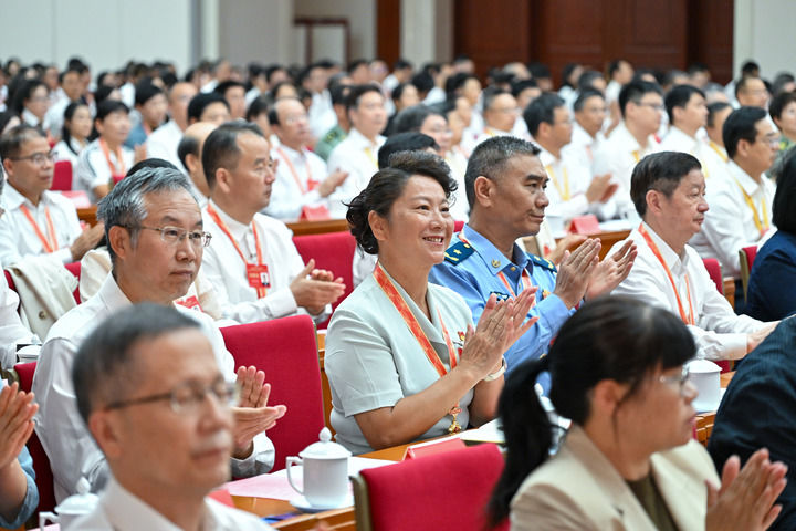 习近平总书记的重要论述指引教师工作开创新局面