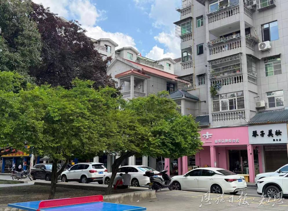 解忧“白茶点” ——咸丰县以“白茶夜话”议事平台激活基层治理