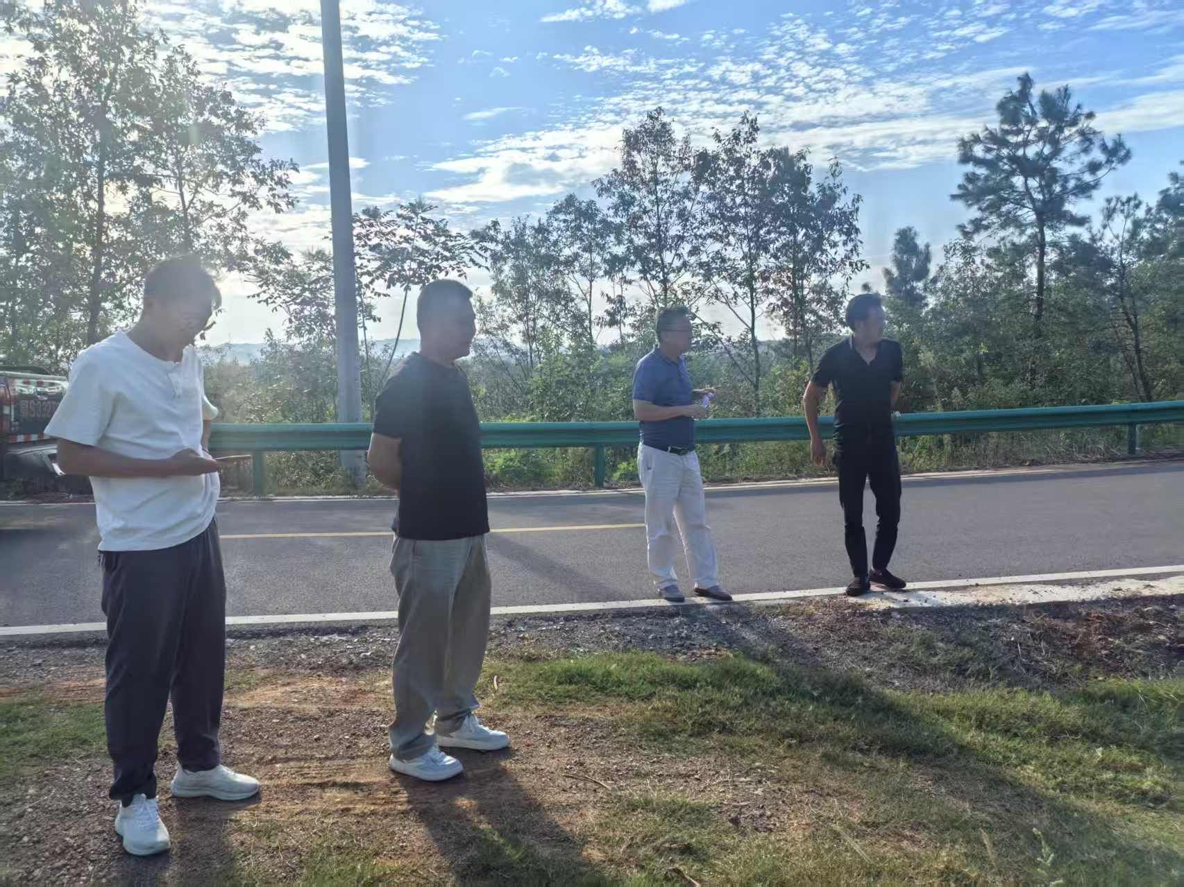 林业靠前服务 助力道路提质 长岗镇喻家湾村道路拓宽项目稳步推进