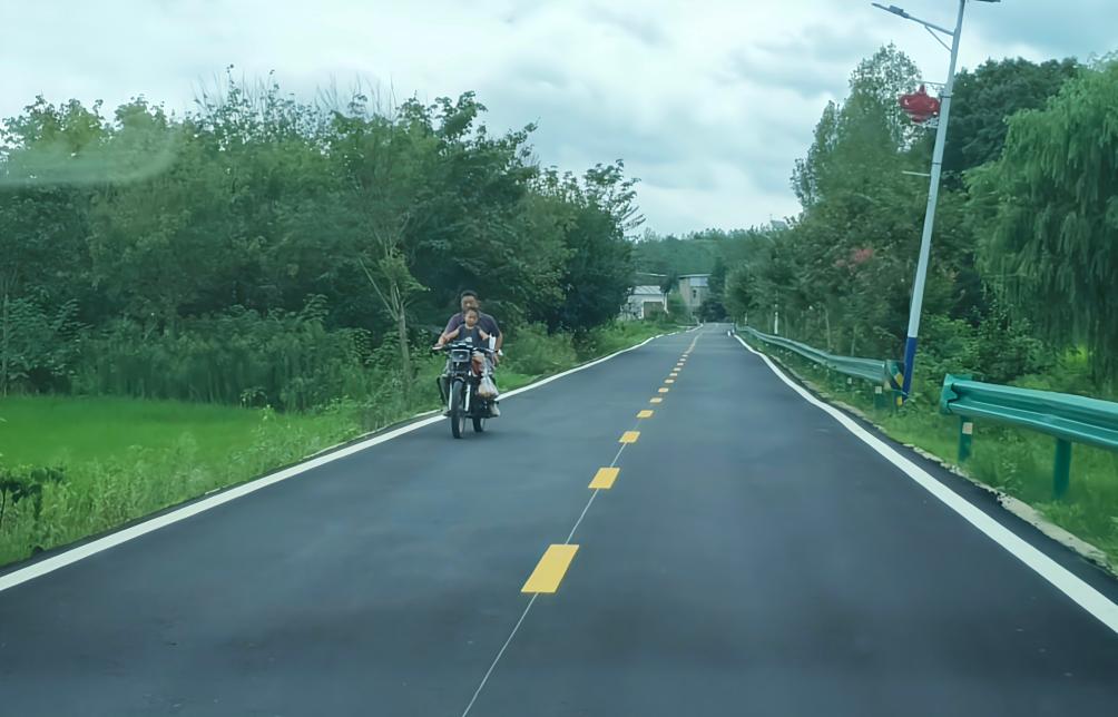 民生工程+1！草店镇2村道路提档升级5.57公里