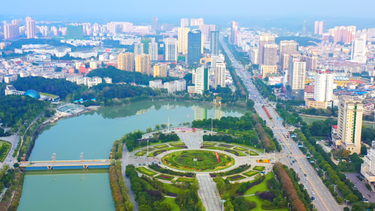 支点现场 | 一扇窗口，如何“高效办成一件事”？
