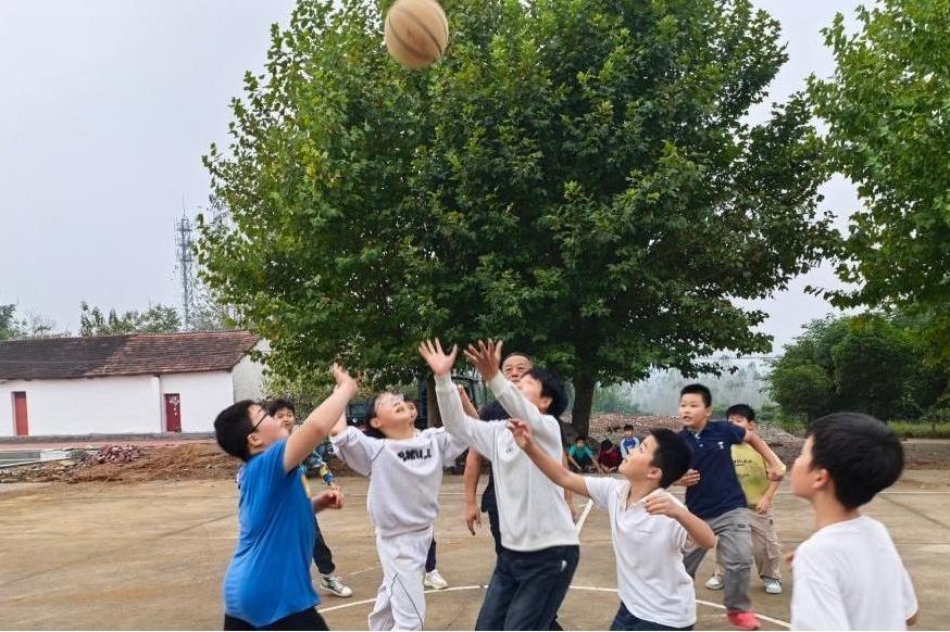 赛场展风采 运动燃激情——随县万和镇义阳小学篮球比赛圆满开展