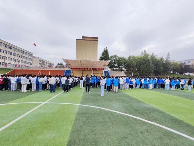殷店镇中心学校：筑牢安全防线 护航双节平安