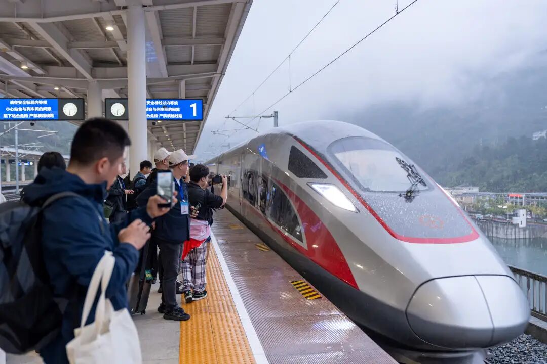 刚刚在宜通车，这条通道中国人为何等了千年