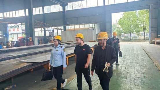 曾都经济开发区多部门联动开展国庆节前安全生产与消防安全巡查