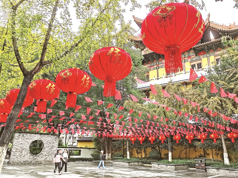 随城神农公园喜庆“中国红” 盛装迎国庆