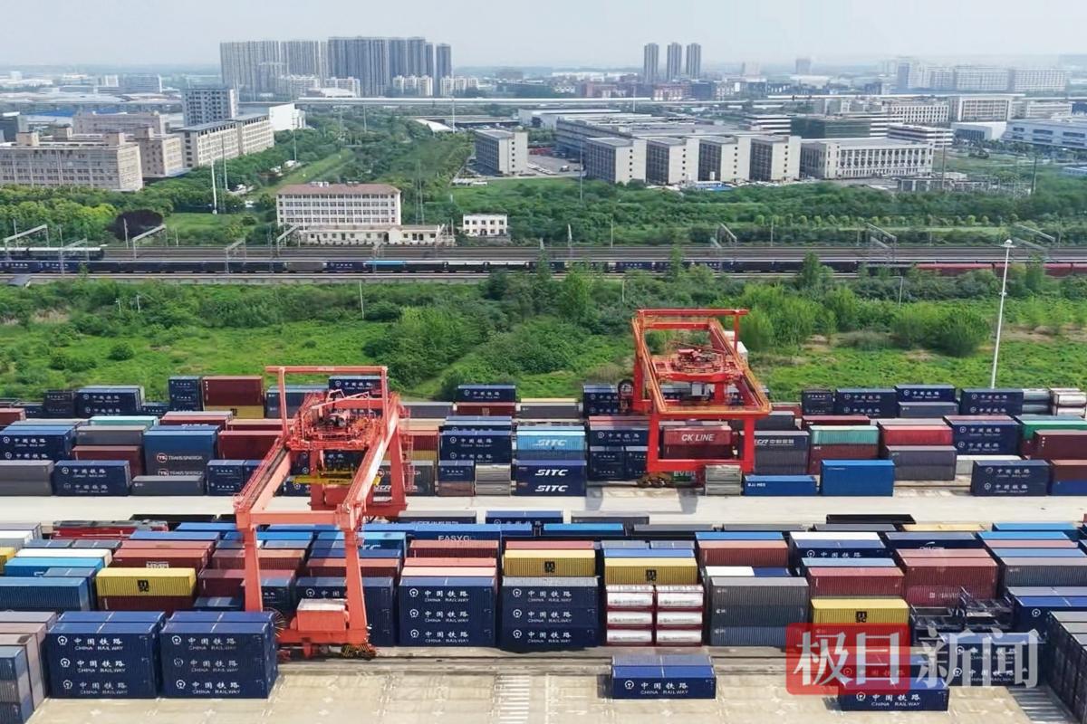 开局之年看中国·潮涌荆楚丨十年蝶变新丝路，“钢铁驼队”再出发