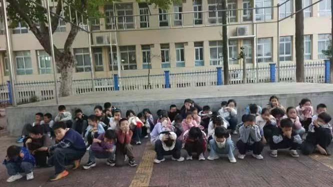 随县三里岗镇小学开展夜间紧急疏散演练