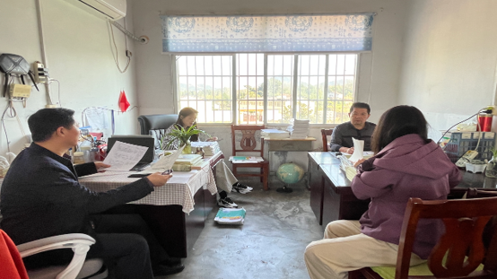 三里岗镇中心学校文科组教研交流活动纪实