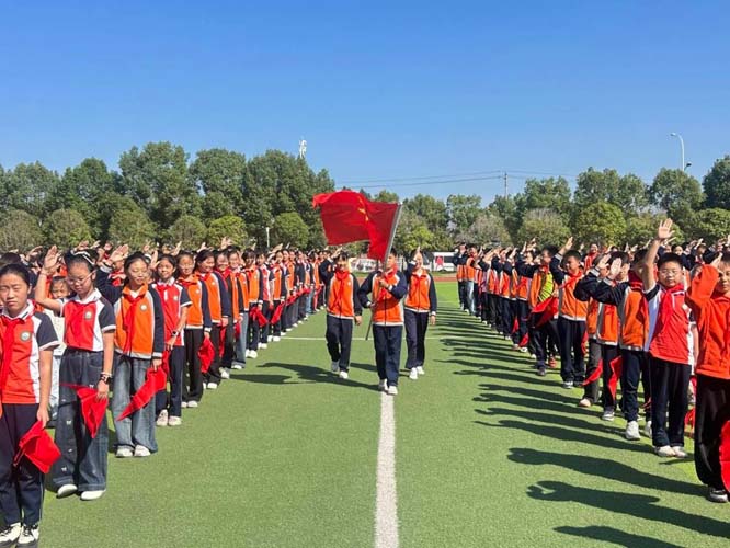 曾都区鹿鹤小学举行“十一三”新队员入队仪式
