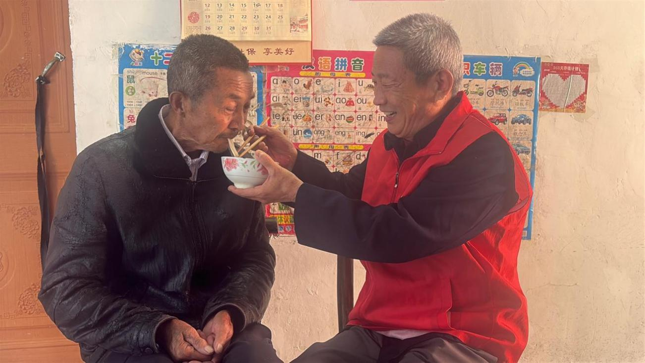 随县澴潭镇：情系桑榆庆重阳 入户关爱暖夕阳