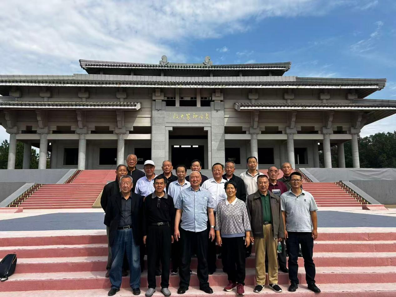 情暖重阳 寻根同行——澴潭镇组织退休干部开展重阳节主题活动
