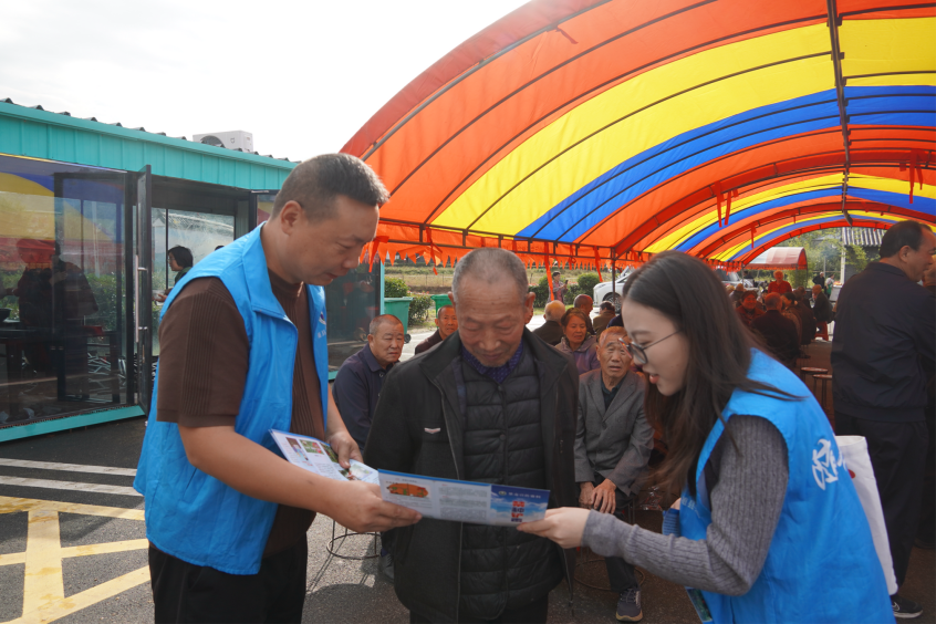 情暖重阳守桑榆 禁毒铲毒保平安——淮河镇依托重阳敬老活动开展禁毒宣传活动