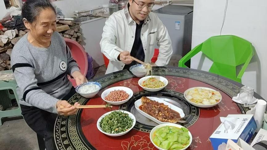 配图1